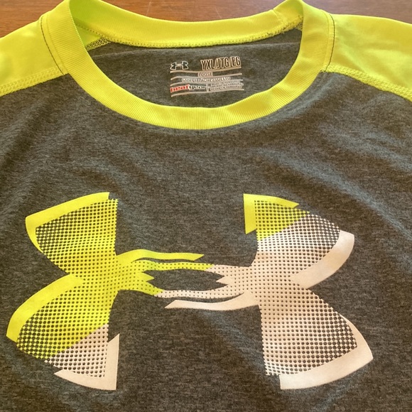 Under Armour Long Sleeve Youth Shirt - Picture 2 of 5